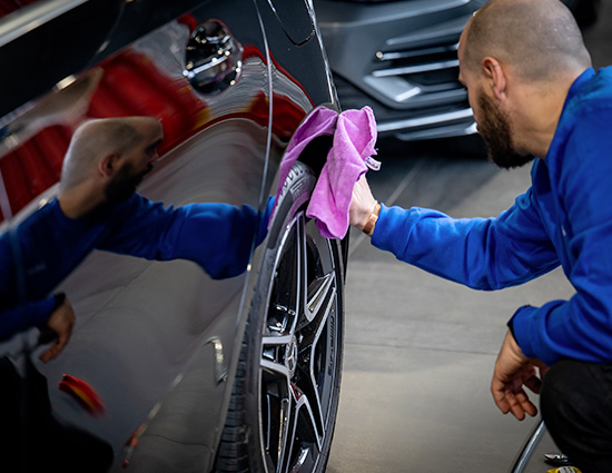 Step applicazione modanatura laterale